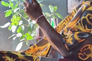 哈哈哈哈哈，巴特勒這發(fā)型絕了~