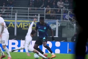 前途無量！國米官推：這是屬于博尼的20秒??