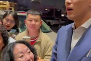 郭艾倫的女粉絲基礎還是很龐大啊！就是怎么看起來都是中老年??