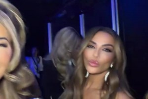 皮蓬前妻與一眾閨蜜一起合影，阿姨們都穿得很性感啊??