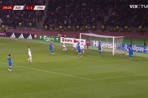 泰山壓頂！馬特塔高高躍起頭錘扳平比分