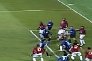 國米官推致敬阿德里亞諾：米蘭德比貢獻(xiàn)絕殺的梅阿查國王??