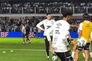 小羅比尼奧這球感！真不愧是單車少年的兒子