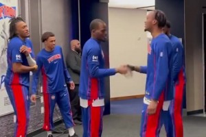 沒想到這只活塞目前是東部第一，戰(zhàn)績聯(lián)盟僅次于雷霆第二好的球隊(duì)