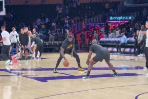 終于要復(fù)出了！詹姆斯賽前熱身訓(xùn)練，將迎來第23個賽季首秀！