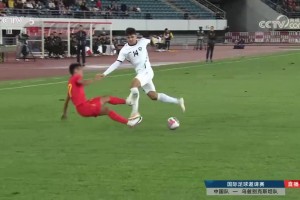 這沖擊力！胡桑諾夫當(dāng)年直接把何宇鵬的肋骨撞斷??