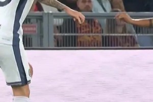 每個進球都讓人拍案叫絕！C羅落葉任意球合集！賞心悅目！